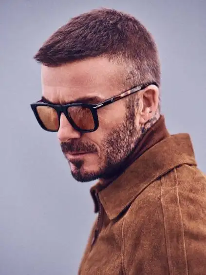 D�couvrir les lunettes de vue et les lunettes de soleil de l'ancien footballeur David Beckham � Cannes